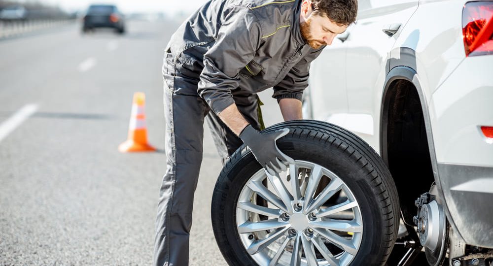 Frenos y llantas en carretera: claves para un viaje seguro